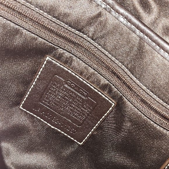 Coach Y2K Vintage Dark Brown Signature Shoulder Bag with Gold Turnlock - Picture 4 of 5